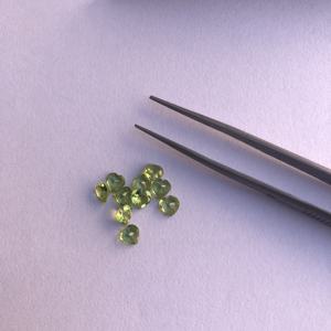 4mm naturel vert péridot pierre coeur coupe pierres précieuses en vrac IGI certifié en vrac fournisseur en gros inde - Product Image 1