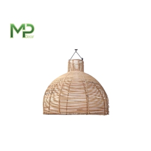 Venta al por mayor Seagrass Bambú Jaula Mimbre Tejido Techo Lámpara Colgante Iluminación con Cubiertas de Lámpara y Pantallas - Product Image 1