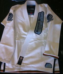 2021 nuevo Kimono brasileño Jiu Jitsu Gi Pearl tejido de algodón hecho a medida ropa deportiva para MMA OEM servicio disponible - Product Image 1