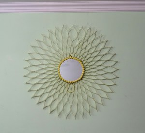 Miroir mural artisanal en fer moderne, décoration murale circulaire en métal, œuvre d'art, pièce maîtresse, à distancer des autres murs - Product Image 6