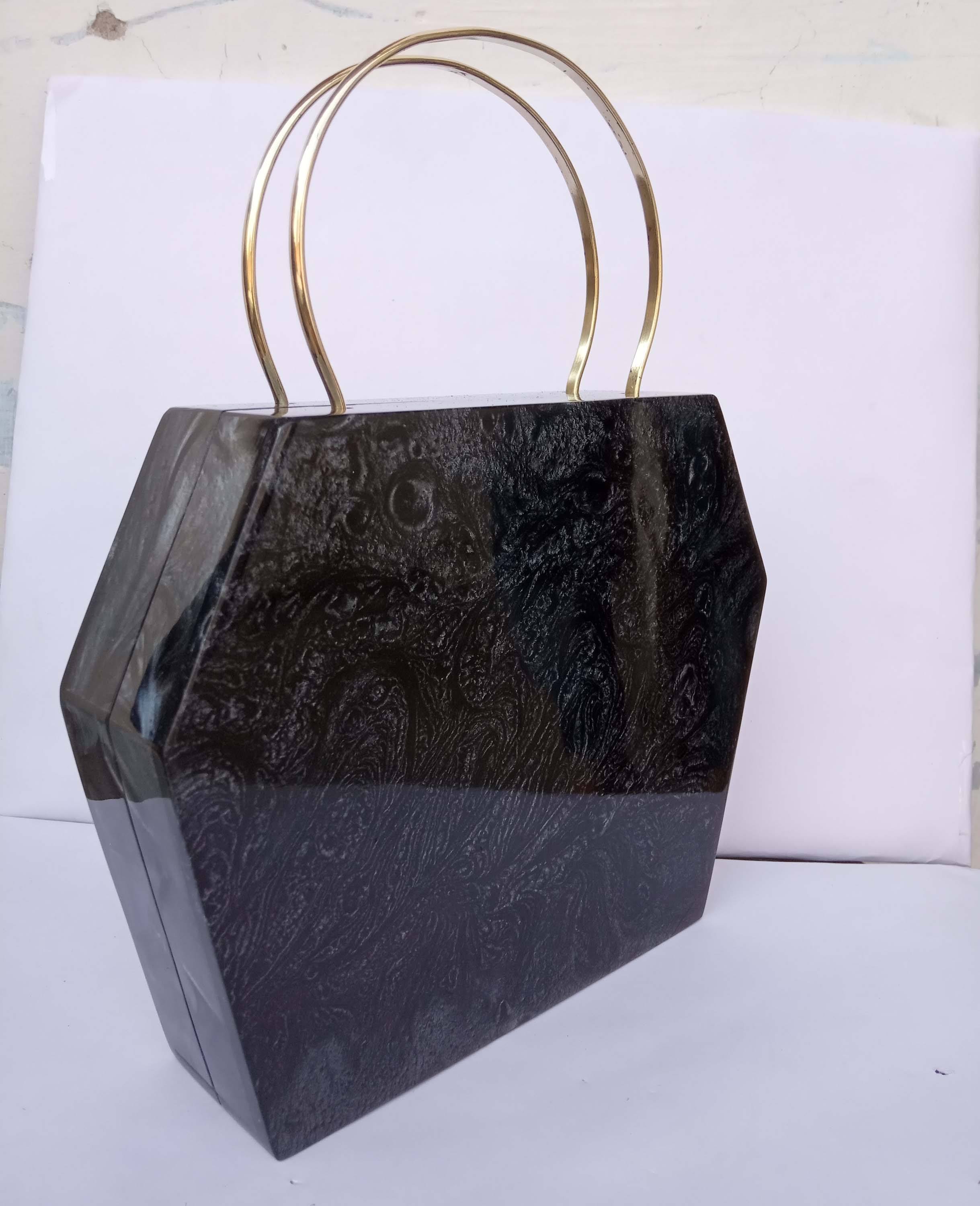 สีดำมุก