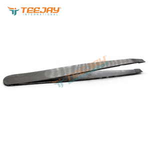 Pince à épiler TEEJAY en acier inoxydable argenté de 9,5 cm avec pointe inclinée et pointe finement travaillée pour les sourcils - Product Image 3