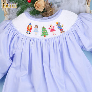 ชุดเดรสเด็กแบบสม็อค OEM ODM - BB1979 ชุดเดรสเด็กแบบสม็อคผ้าปิเก้สีฟ้าสำหรับคริสต์มาส แขนสั้นลำลองสำหรับฤดูร้อน ปักลายยาว ผ้าฝ้าย 100% - Product Image 4