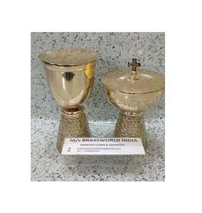 Suministros de latón para iglesia, suministros de alta calidad de cáliz y ciborium con Cruz - Product Image 1