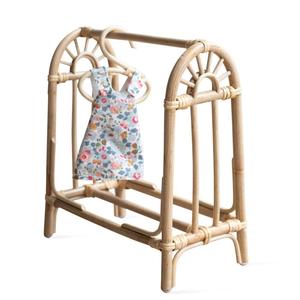 Estante de ratán hecho a mano para colgar ropa, muebles para bebés y niños - Product Image 1