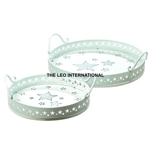 Bandeja Decorativa Navideña Estilo Occidental de Madera, Hierro y Metal para Servir Bocadillos, Frutas Secas o Galletas con Diseño de Estrella - Product Image 4