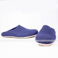 FSSI-008 Chaussons et Pantoufles d'Intérieur Chauds en Feutre et Daim Fin, Laine Néo-Zélandaise Écologique, Feutrés par des Femmes Artisanes Qualifiées du Népal