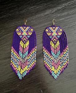 ตุ้มหูลูกปัดถักโครเชต์รูปพู่ยาวสำหรับชนเผ่า Huichol Art - Product Image 1