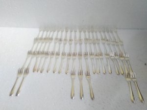 ชุดช้อนส้อมมีดสแตนเลสคุณภาพดีชุดเครื่องเงิน - Product Image 5