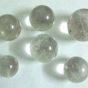 Proveedor de esfera de cristal de cuarzo transparente: Esfera de cristal de cuarzo transparente a la venta, piedra curativa reiki, decoración del hogar - Product Image 1