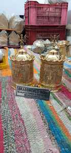 Urna de cremación de latón negro de Brassworld India con suministros funerarios de grabado de línea dorada ancha - Product Image 5