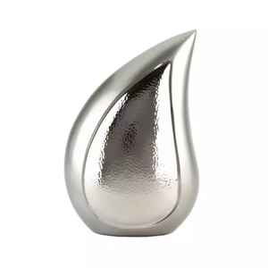 Urnes de crémation en forme de goutte d'eau, pour cendres humaines, pour enfants et adultes, en laiton fini, pour souvenirs martelés, pour cendres humaines - Product Image 1