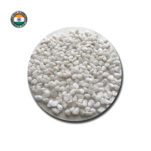 Vente en gros de copeaux de pierre de marbre blanc naturel Engrais lisse et blancheur pour les applications de gravier et de pierre concassée - Product Image 1