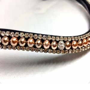 Nuevo diseño hecho a mano con forma curva, banda para cejas de caballo de cuero genuino negro y marrón con perla y cristal de oro rosa - Product Image 3