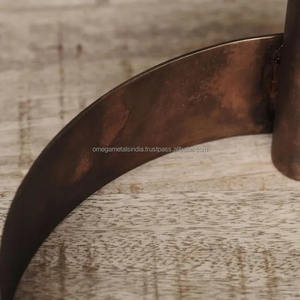 Bougeoir en métal de haute qualité et bougeoir décoratif haut de gamme pour la décoration de la maison et les bougies - Product Image 4