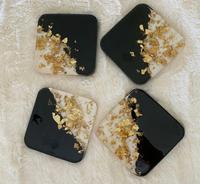 Sous-verres en résine avec mica blanc nacré et bordure dorée, paillettes rose bébé, design classique rond avec bordure dorée