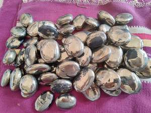 Pierre de paume en pyrite naturelle sculptée en gros, Feng Shui, amour, pierre précieuse métaphysique, décoration de la maison, méditation, souvenir direct - Product Image 3