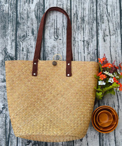 Bolso de mano informal de paja de algas marinas naturales de Vietnam Bolso de playa y picnic con estampado floral multifuncional con dos asas - Product Image 5