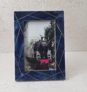 Cadre Photo blanc avec incrustation en laiton, de couleur gris foncé, joli Look - Product Image 2