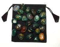 Vente en gros de Rune, ensemble de pierre sang, modèle