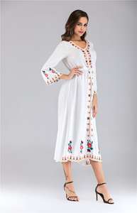 2022 nouveauté personnalisé tissé Maxi robe pour les femmes décolleté en V broderie florale 100% coton taille naturelle volants à manches longues - Product Image 4