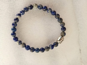 Bracelet extensible en pierres naturelles de Lapis Lazuli 6 mm avec breloque Bouddha, bracelet en cristal de pierres précieuses, cadeau spirituel, vente en gros - Product Image 4