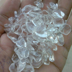 Perles de pierres précieuses en cristal naturel et galets de cristal polis à la machine - Product Image 1