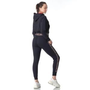 Survêtement de sport en coton uni pour femmes, nouveau design, confortable, de haute qualité - Product Image 4
