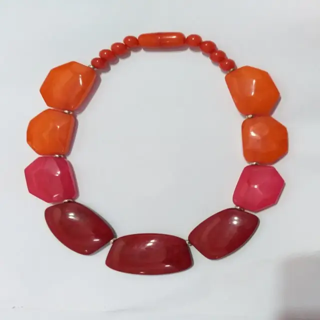 Perhiasan Mode Kalung Resin Satu Baris Penjualan Laris dari India Kalung Hitam dan Putih Buatan Tangan untuk Wanita dan Anak Perempuan