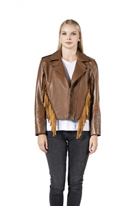 Chaqueta Gruesa y Transpirable con Cuello Alto y Detalles de Cuero para Mujer - Product Image 3