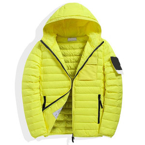 แฟชั่นผู้ชายใหม่ ดีไซน์ใหม่ เสื้อแจ็คเก็ตพัฟเฟอร์ฤดูหนาวแบบมันเงา เสื้อแจ็คเก็ตบอมเบอร์บุใยเมทัลลิกอุ่นๆ สำหรับผู้ชาย - Product Image 2