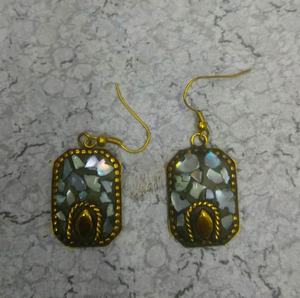 Huggie-pendientes con diseño de circón para mujer, modelos de joyería de Arabia 2023, fotos de pequeño oro rosa, regalo de Fiesta blanco a la moda - Product Image 2