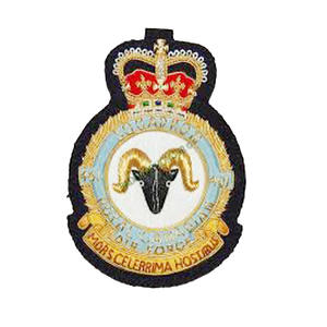 Écussons de broderie d'insigne brodé sur fil de lingot avec logo personnalisé en gros - Product Image 1