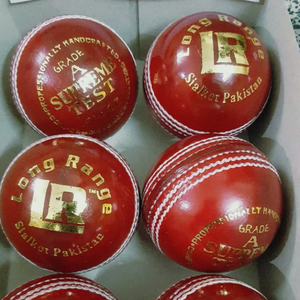 Balle de cricket de qualité personnalisée logo de marque d'exportation avec 5 couches de cuir d'alun 2 couches de liège cousu main à la machine - Product Image 1