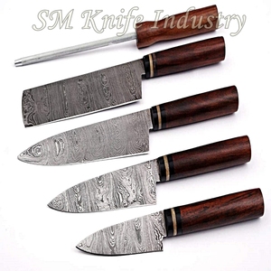 Juego de cuchillos de cocina Sm Knives de 5 piezas, varilla de afilado, rollo de cuero, acero de Damasco hecho a mano, filo afilado con láser, mangos de madera, 3 años de garantía - Product Image 1