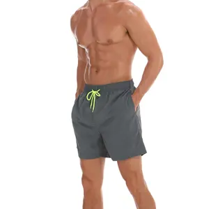 Celana pendek olahraga pria baru 2024 celana pendek lari dengan empat cara peregangan kain DHL mode kasual polos tahan air kustom musim panas FEDEX