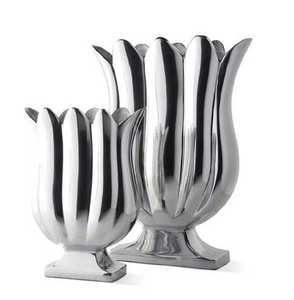 Florero de metal antiguo Diseño atractivo Hecho a mano Mejor maceta Superventas Florero de piso de flores de metal con estilo indio - Product Image 3