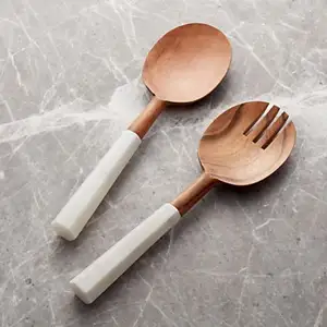 Mármol y de ensalada de madera, servidor de tenedor cuchara