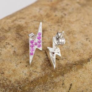 ต่างหูเม็ดเดี่ยวรูปสายฟ้าสีทองดีไซน์เรียบง่ายทันสมัยล่าสุดเครื่องประดับเงินสีเงินแท้ต่างหูเม็ดเดี่ยวประดับพลอยแซฟไฟร์สีชมพูสำหรับงานเลี้ยง - Product Image 4