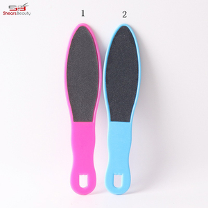 Herramientas profesionales para el cuidado de las uñas, depurador de pies para manicura con piedra de mango largo y escofina para pies de vidrio hecha de plástico duradero - Product Image 6