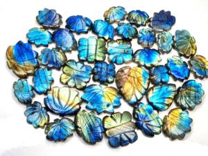 Cabujón de labradorita de fuego azul natural, forma de talla de flor de piedras preciosas para fabricación de joyas y diseño de anillos - Product Image 6