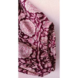 Beau chemisier pour femmes en tissu de soie fait à la main avec col en V et haut décontracté à manches courtes hauts courts imprimés colorés pour vêtements de rue - Product Image 4