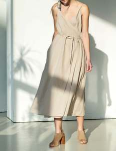 Espectacular mano exquisita 100% lino color gris claro sin mangas cuello redondo mujeres vestido cruzado de lino - Product Image 1