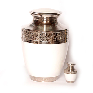 Urne funéraire en laiton gravée de fleurs anciennes pour cendres humaines adultes, urne commémorative en métal, récipient décoratif pour enterrement - Product Image 1