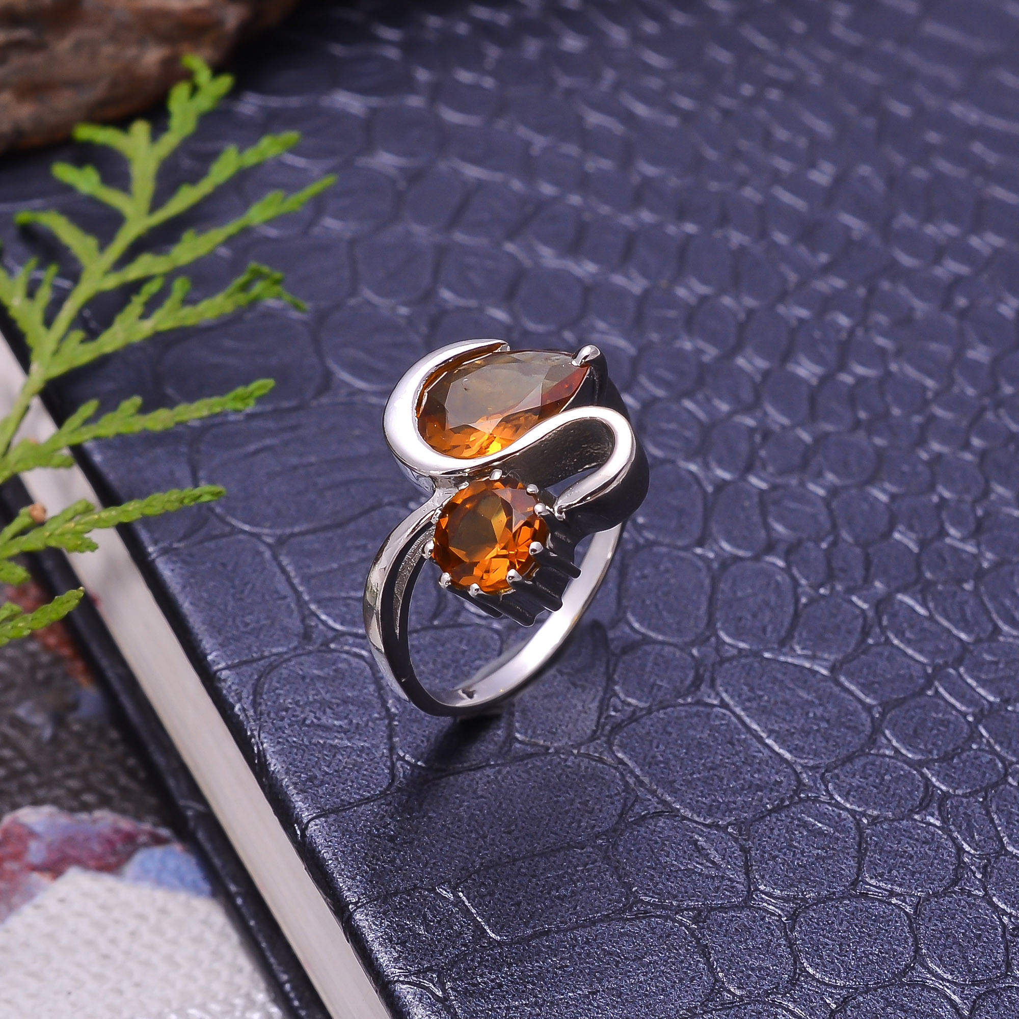 สีเหลือง