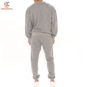 Ensemble de survêtements en polaire pour homme, style streetwear oversize, avec sweat à capuche et pantalon de jogging, impression en relief, fabrication sur mesure, vente en gros - Product Image 6