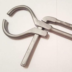 Probador de Cascos de Caballo Ajustable de Acero Inoxidable con Tamaño Personalizado, Instrumento Veterinario - Product Image 1