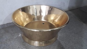 Baignoire ronde moderne en laiton Baignoire autoportante en céramique faite à la main avec robinet pour hôtels - Product Image 2