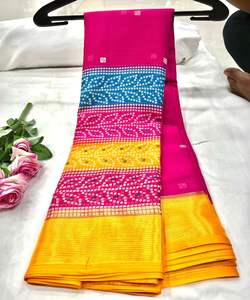 La mayoría de las tendencias y llegadas Sari de algodón Precio más bajo Mercado Surat Ropa étnica Ropa - Product Image 1