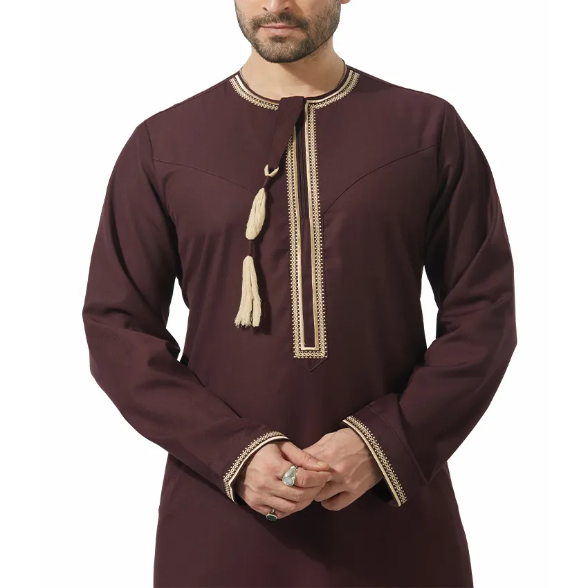 Элегантный вышитый мужской Omani thoube/Jubba/халат с подходящей кисточкой по оптовой цене-Модель № 90049